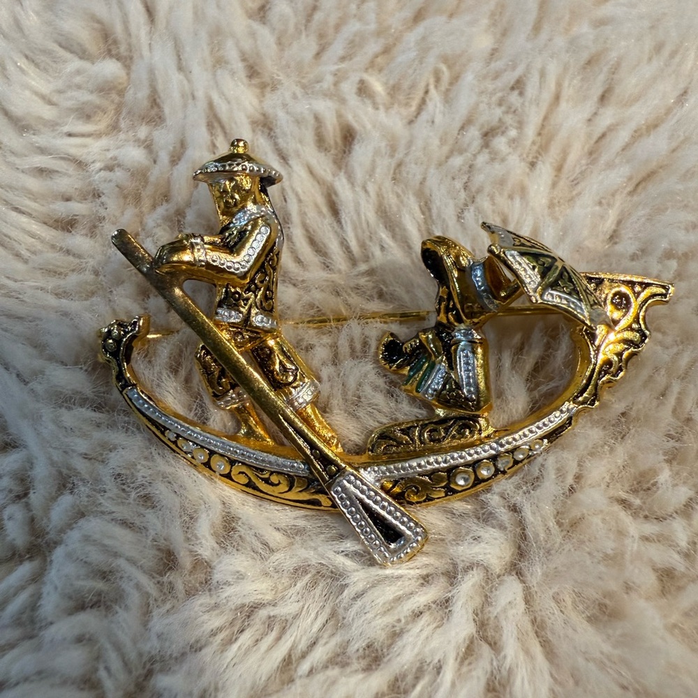 Vintage Damascene Toledo Gold Venetian Gondolier With Paddle Brooch Spain